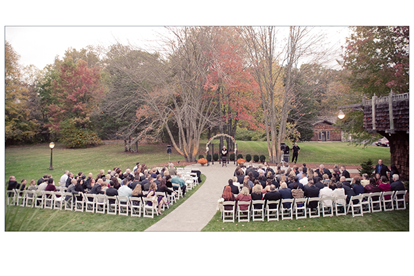 0027._Bill-Millers-Castle-Fall-CT-Wedding-Correlation-Productions-Michelle-Wade-Photography