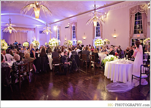 New Haven Lawn Club Wedding Lighting Captured By HK Photography 9
